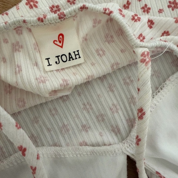 J.O.A. White Cami Crop Top with Pink Floral Print - Picture 2 of 4